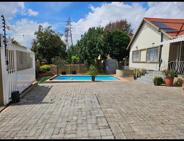 3 BEDROOM HOUSE FOR SALE IN LINMEYER